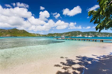 Best Beaches in Antigua and Barbuda