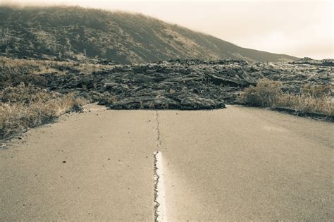 Premium Photo | Lava flow on big island, hawaii