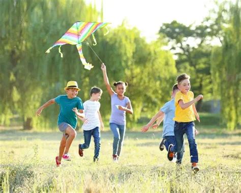 GO FLY A KITE DAY - April 17, 2023 - National Today