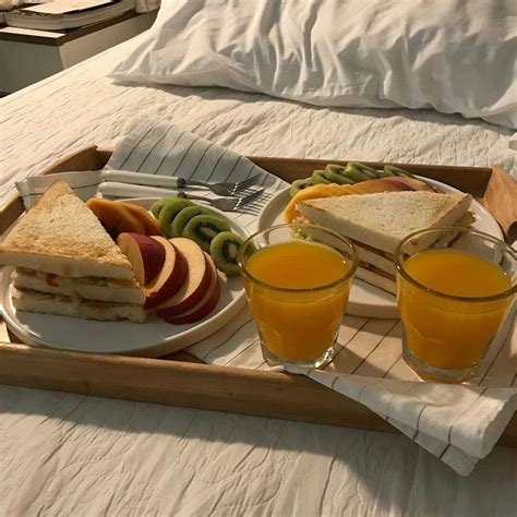 Breakfast in bed | Aesthetic food, Healty food, Pretty food