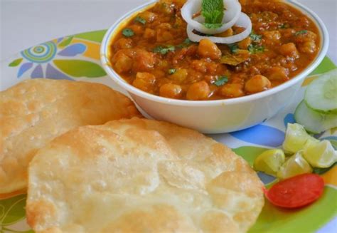 Chole Bhature or Chana Bhatura | Vegandietfood.com