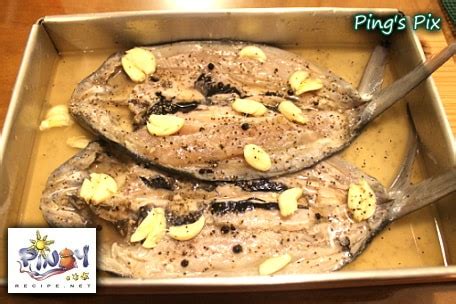 Daing na Bangus Recipe (Milkfish Marinated in Vinegar and Garlic)