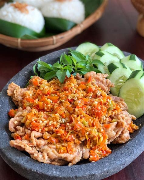 Ayam Geprek Sambal Korek, Pedesnya Bikin Ndower 🥵🥵 - Resep Kekinian