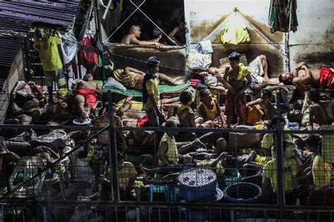 Harrowing photos show overcrowded & disease-ridden Philippines prison housing British ‘mob boss’