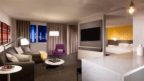 Upscale Hotel Rooms at LAX Airport | Hyatt Regency Los Angeles ...