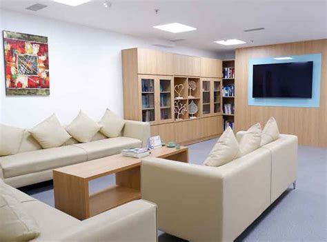 Paras Hospital, Gurgaon - List of Doctors - Safartibbi