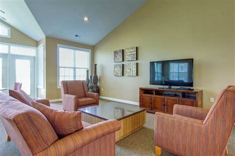 Killian Lakes Apartments & Townhomes - 1800 Killian Lakes Dr | Columbia, SC for Rent | Rent.