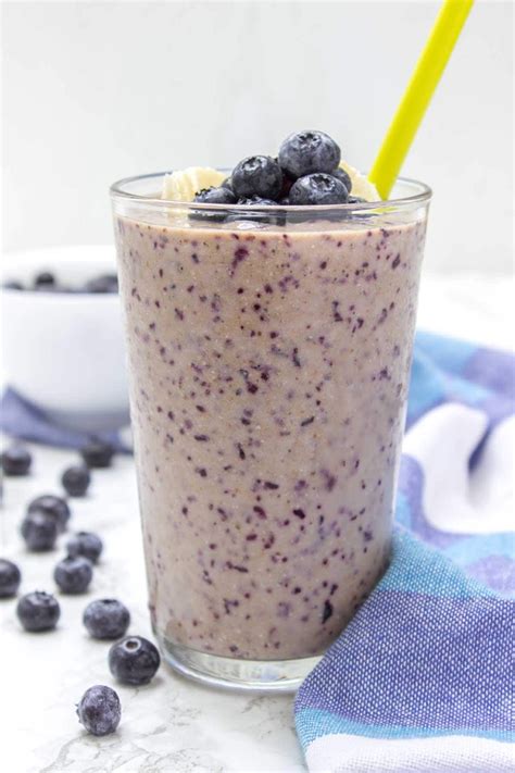 Blueberry Banana Chia Smoothie is the ultimate morning breakfast smoothie! It’s H… | Blueberry ...