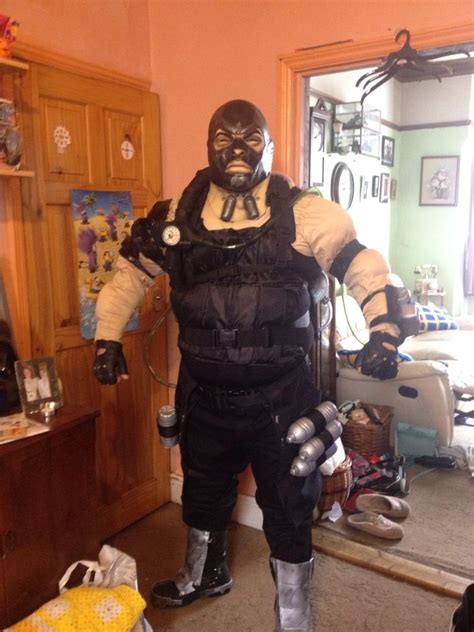 Bane ready to cause mayhem | Cosplay, Bane, Punk