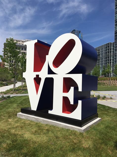 Milwaukee Art Museum Unveils Robert Indiana’s The American LOVE Sculpture at Special Event ...