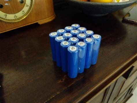 First steps into a DIY home battery for my solar : r/solar