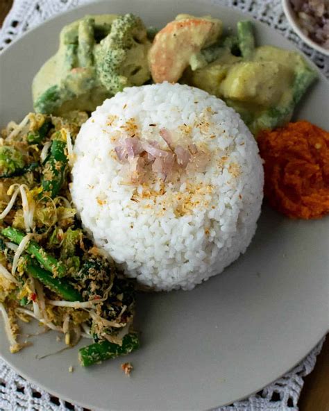 Nasi Uduk In 20 Minutes + 6 Ingredients - Vegan Punks