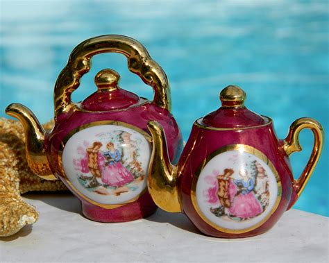 Vintage Porcelain Miniature Teapots Courting Couple Japan - Tea Pots, Sets