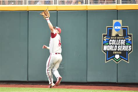 CWS Photo Gallery – Game 3 vs Florida | Arkansas Razorbacks