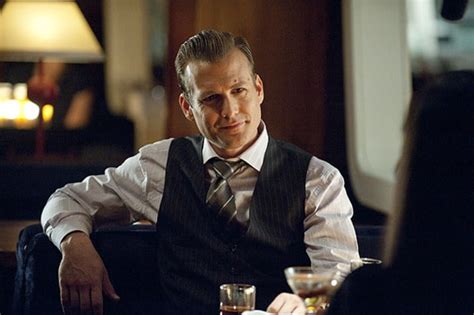 Suits Season 1 Episode 1 Review: "Pilot"