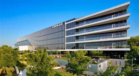 Oracle, Cerner plan to build national medical records database