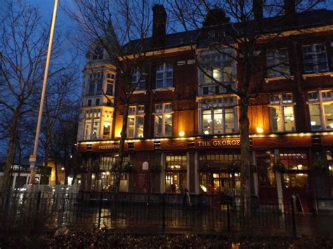 The George pub, Wanstead © David Howard cc-by-sa/2.0 :: Geograph Britain and Ireland