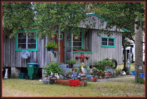 Cedar Key (Florida) Photos: An attractive Cedar Key cottage...