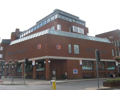 Margate Library © David Anstiss cc-by-sa/2.0 :: Geograph Britain and ...