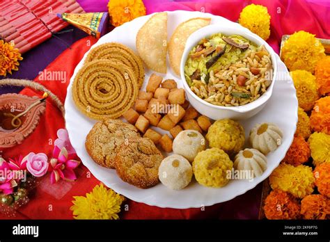 Diwali snacks Diwali faral, Diwali Special sweet and salty snacks, Festival snacks from ...