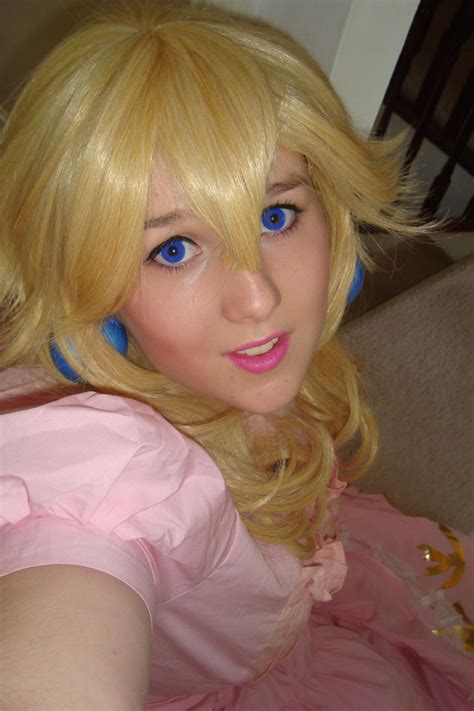 Princess Peach Spot Cosplay