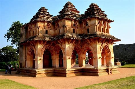 Architectural Highlights of the Lotus Mahal in Hampi, Vijayanagara Empire – The Talkative Man