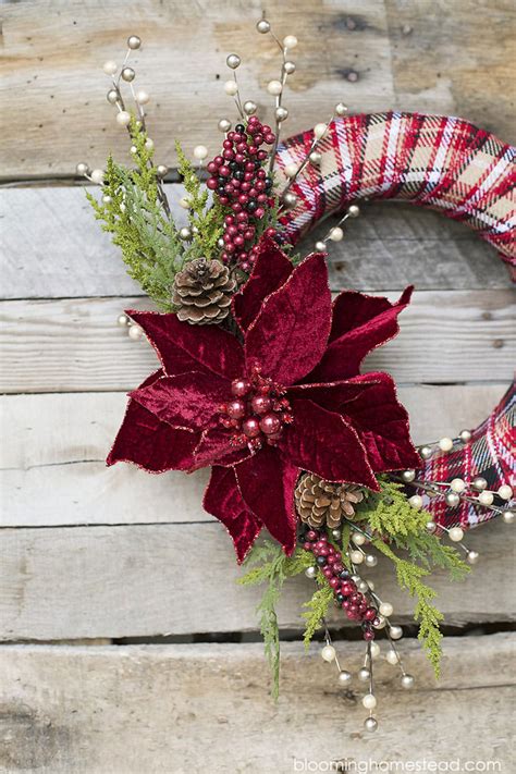 25 Christmas Wreath Ideas You Can Make - Rustic Crafts & DIY