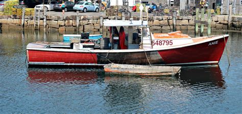 Chasing Lobsters - The Lore of Maine Lobster Boats