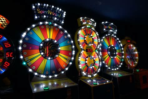 Spin-N-Win! Arcade Machines | Penelope Peru Photography