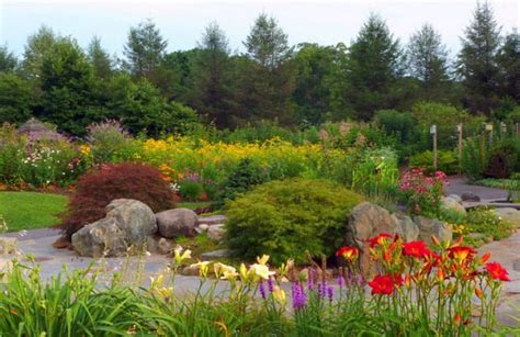 Bloom Glory in Massachusetts’ Gardens is Happening Now | International ...