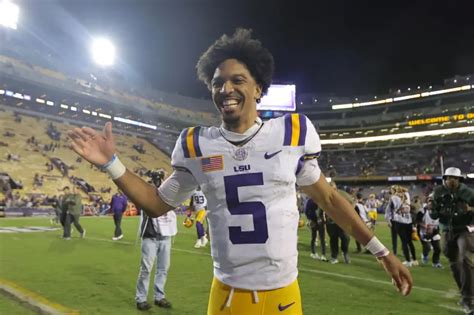 Jayden Daniels Addresses Injury Rumors After LSU Pro Day Photo Goes Viral