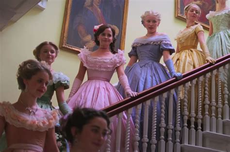 'Little Women' costume designer breaks down the March sisters' style ...