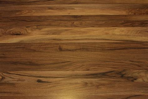 Walnut vs. Oak (Comparing Wood - Pros & Cons) - Woodworking Trade