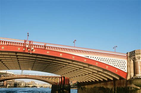 The Hidden Secrets of Blackfriars Bridge — London x London