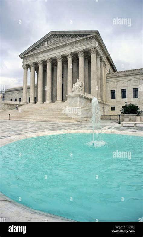 Supreme Court building in Washington DC Stock Photo - Alamy