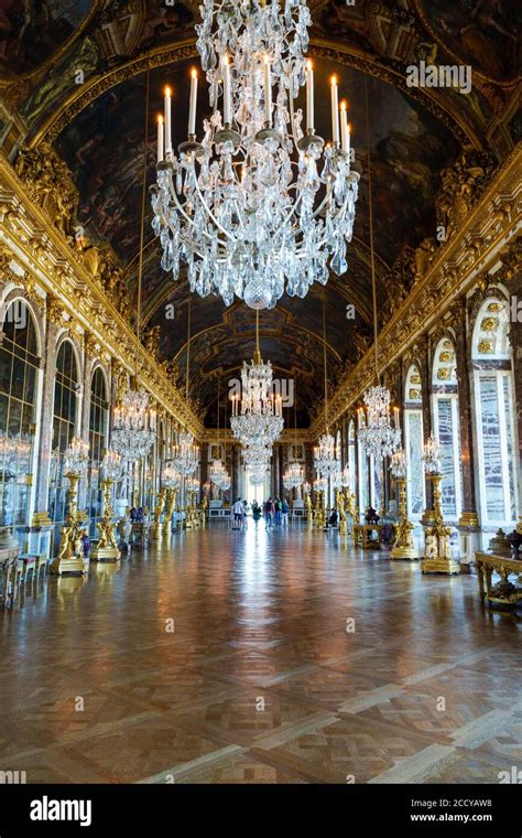 Versailles hall of mirrors hi-res stock photography and images - Alamy