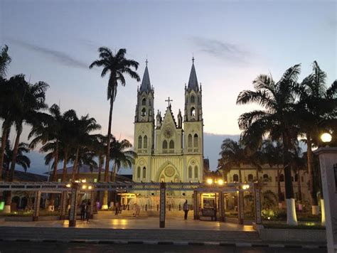 Malabo, Equatorial Guinea: Africa With a Spanish Accent - Me gusta volar