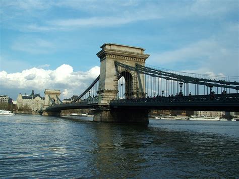 Chain Bridge, Budapest - Travel Photo (461989) - Fanpop