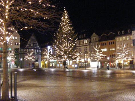 Bavarian Christmas | ... just the Christmas tree- photo taken after the Christmas market ended ...