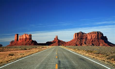 Monument Valley Road / Drive in Utah - AllTrips