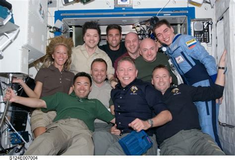 NASA Confirms ISS Crew Will Expand to Six in 2009 - Universe Today