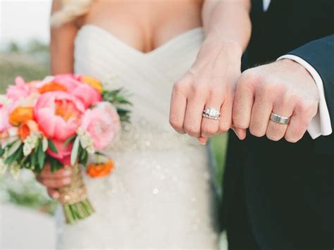 The Engagement Ring vs Wedding Ring: What's the Difference?