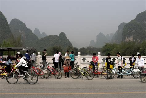 The Rolling Road : On your bike -in China.