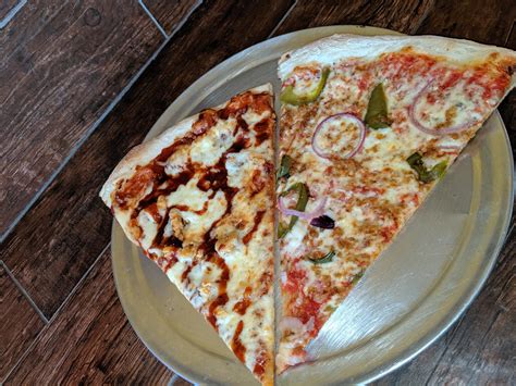 [I ate] Pizza : r/food