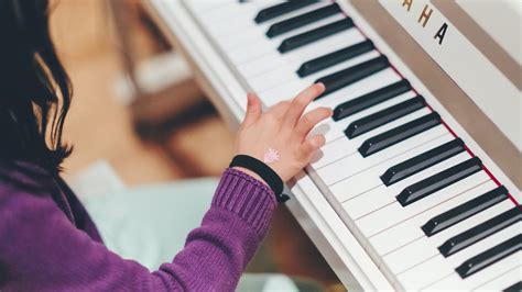 Piano leren spelen: wat is de beste manier? - Piano spelen met Cor