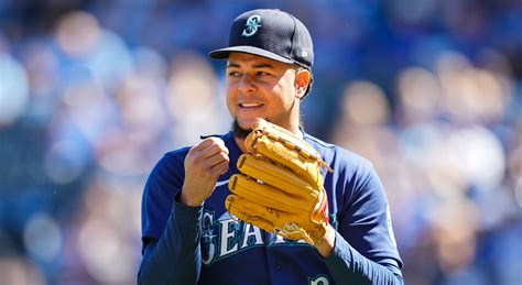 Luis Castillo Is Going To Be a Mariner for Awhile | FanGraphs Baseball