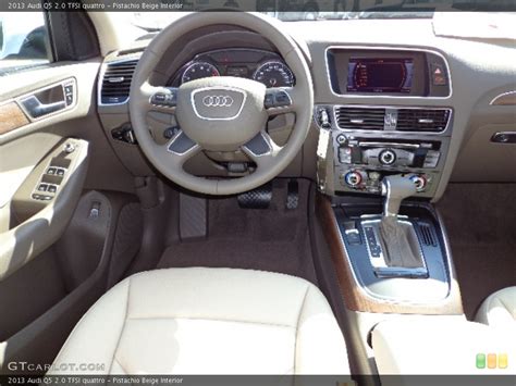 Pistachio Beige Interior Dashboard for the 2013 Audi Q5 2.0 TFSI quattro #76330327 | GTCarLot.com