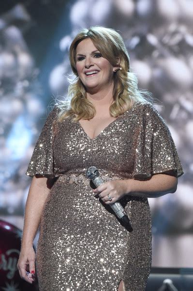 Trisha Yearwood Photos - CMA 2016 Country Christmas - 141 of 852 - Zimbio