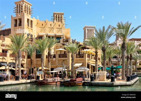 Hotel Al Qasr, Madinat Jumeirah, Dubai, United Arab Emirates Stock ...