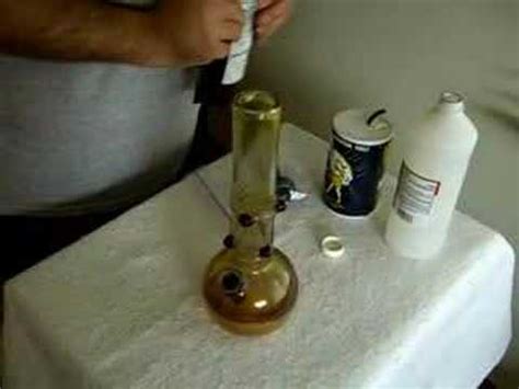 An easy way to clean your bong - YouTube